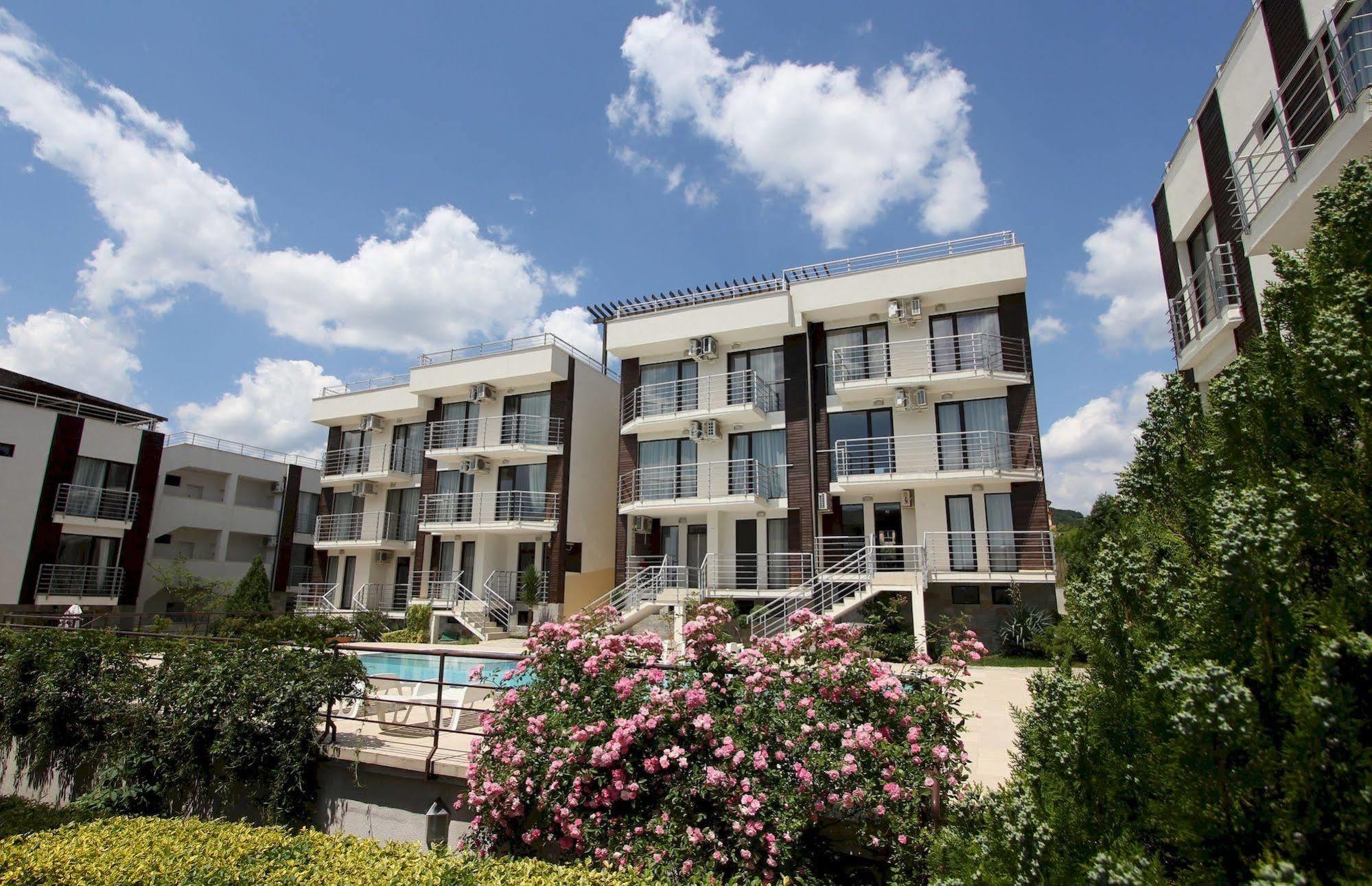 New Line Village Apartments Slăntjev Brjag Exteriör bild