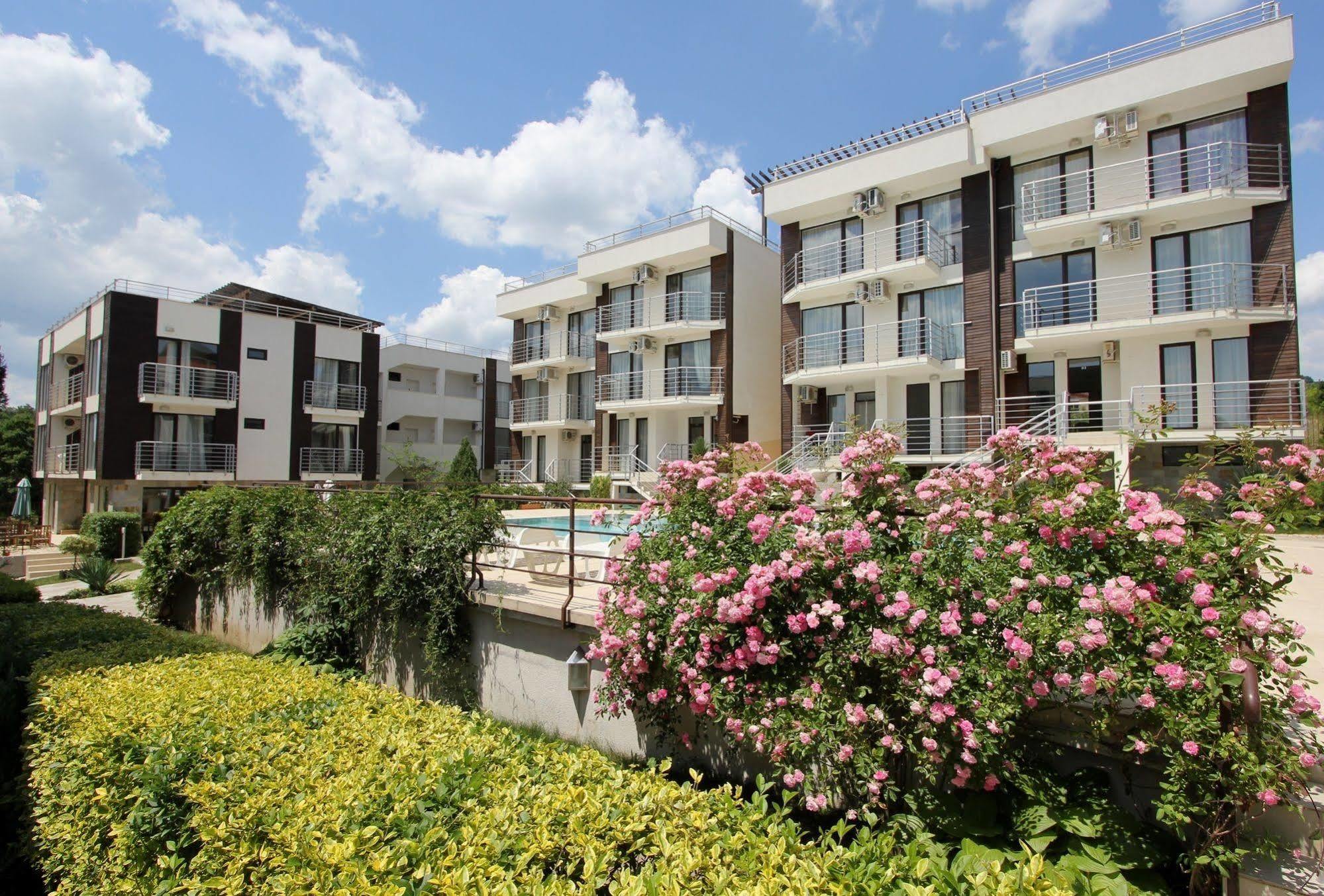 New Line Village Apartments Slăntjev Brjag Exteriör bild